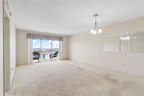 Condo in Saint Petersburg, Florida, 1 bedroom  № 1673633 - photo 10