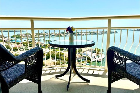 Condo in Saint Petersburg, Florida, 1 bedroom  № 1673633 - photo 25