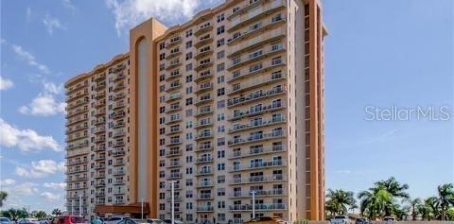Condo in Saint Petersburg, Florida, 1 bedroom № 1673633