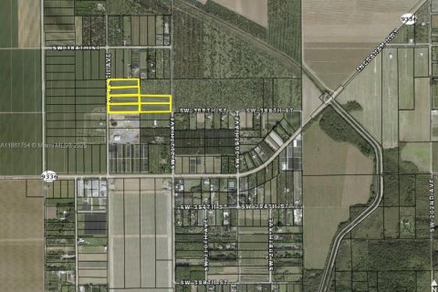 Commercial property in Miami-Dade, Florida № 1892422 - photo 9
