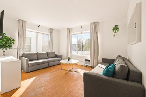 Condo in Miami Beach, Florida, 1 bedroom № 2367841 - photo 9