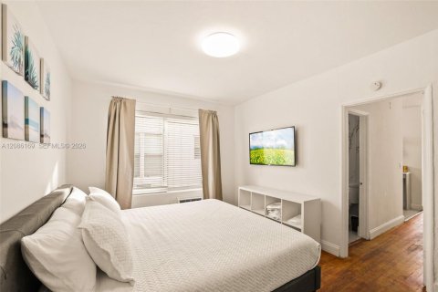 Condo in Miami Beach, Florida, 1 bedroom № 2367841 - photo 15
