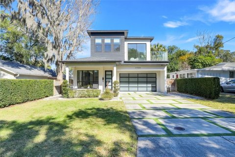 House in Winter Park, Florida 4 bedrooms, 201.6 sq.m. № 2098746