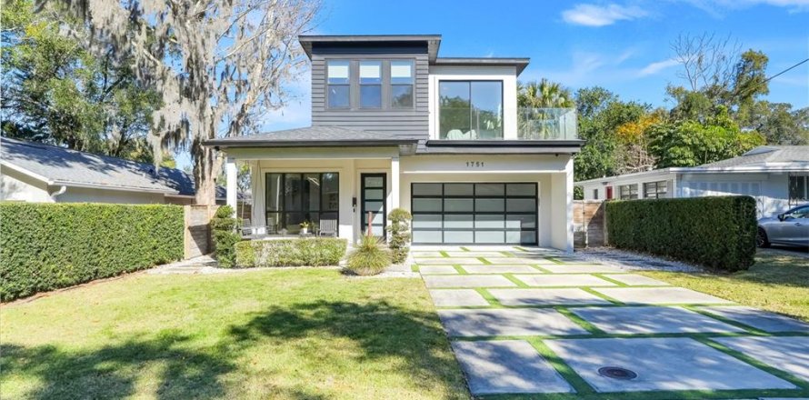 House in Winter Park, Florida 4 bedrooms, 201.6 sq.m. № 2098746