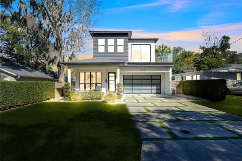 House in Winter Park, Florida 4 bedrooms, 201.6 sq.m. № 2098746 - photo 2