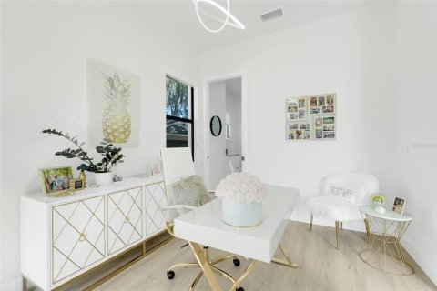 House in Winter Park, Florida 4 bedrooms, 201.6 sq.m. № 2098746 - photo 9