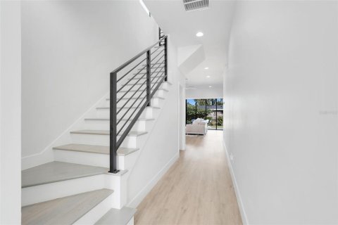 House in Winter Park, Florida 4 bedrooms, 201.6 sq.m. № 2098746 - photo 6