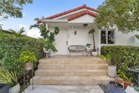 Снять в аренду виллу или дом в Майами, Флорида 3 спальни, 141.12м2, № 2001468 - фото 7