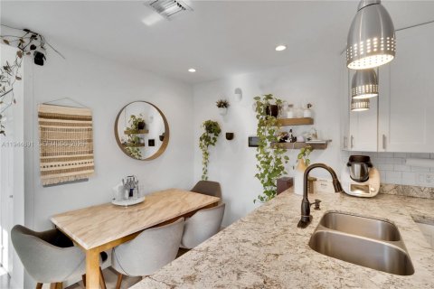 Снять в аренду виллу или дом в Майами, Флорида 3 спальни, 141.12м2, № 2001468 - фото 15