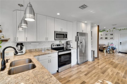 Снять в аренду виллу или дом в Майами, Флорида 3 спальни, 141.12м2, № 2001468 - фото 14