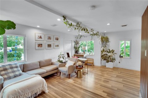 Снять в аренду виллу или дом в Майами, Флорида 3 спальни, 141.12м2, № 2001468 - фото 11