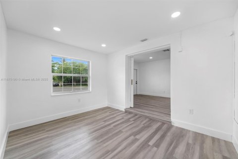 Casa en venta en West Miami, Florida, 3 dormitorios, 107.21 m2 № 1923236 - foto 11