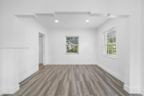 Casa en venta en West Miami, Florida, 3 dormitorios, 107.21 m2 № 1923236 - foto 7