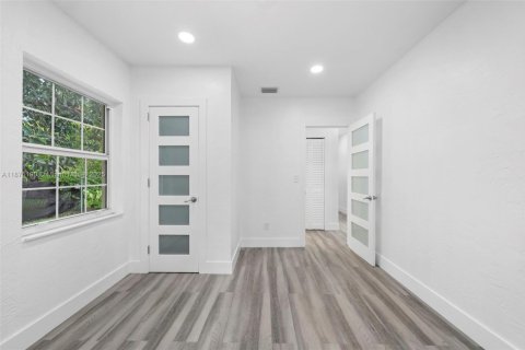 Casa en venta en West Miami, Florida, 3 dormitorios, 107.21 m2 № 1923236 - foto 15