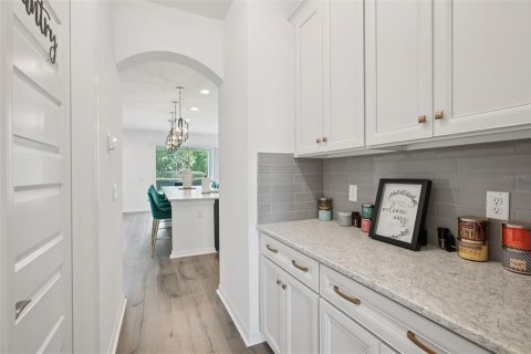 Casa en venta en Seffner, Florida, 6 dormitorios, 511.52 m2 № 1797813 - foto 11