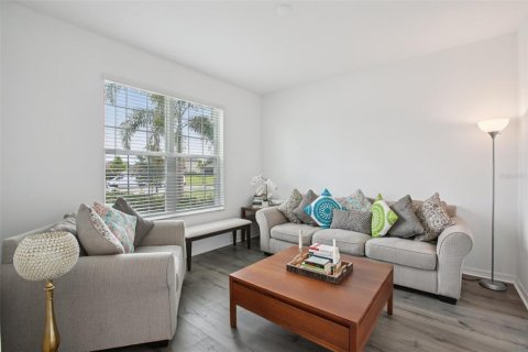 Casa en venta en Seffner, Florida, 6 dormitorios, 511.52 m2 № 1797813 - foto 4