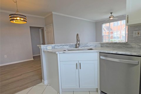 Condominio en alquiler en Tampa, Florida, 3 dormitorios, 124.95 m2 № 2284185 - foto 7