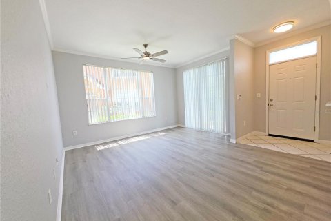 Condominio en alquiler en Tampa, Florida, 3 dormitorios, 124.95 m2 № 2284185 - foto 3
