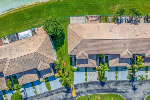 Casa en venta en Miami, Florida, 3 dormitorios, 154.87 m2 № 1983035 - foto 17