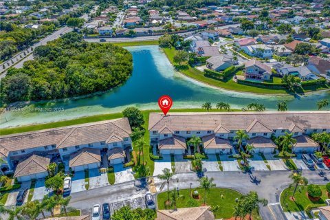 Casa en venta en Miami, Florida, 3 dormitorios, 154.87 m2 № 1983035 - foto 16