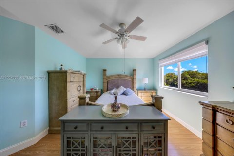 Casa en venta en Miami, Florida, 3 dormitorios, 154.87 m2 № 1983035 - foto 28