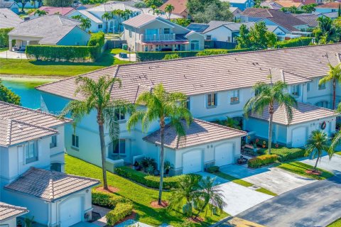 Casa en venta en Miami, Florida, 3 dormitorios, 154.87 m2 № 1983035 - foto 3