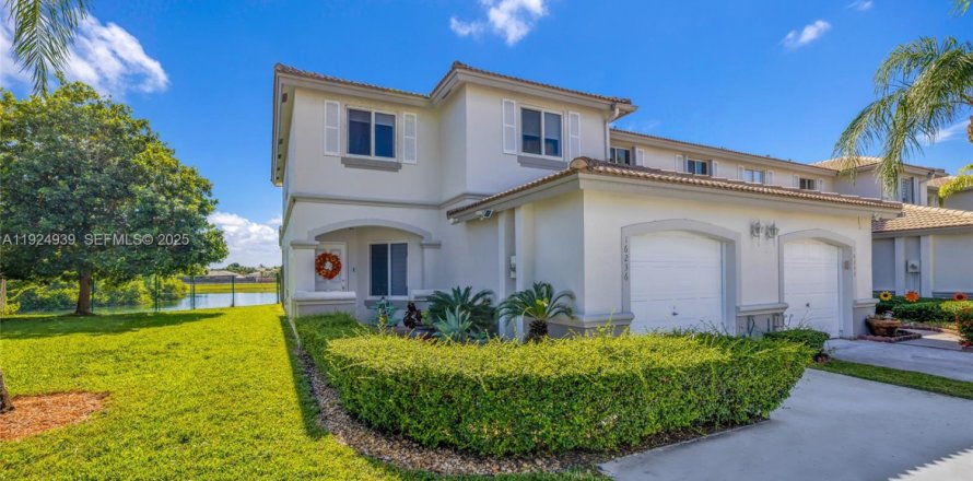 Casa en Miami, Florida 3 dormitorios, 154.87 m2 № 1983035