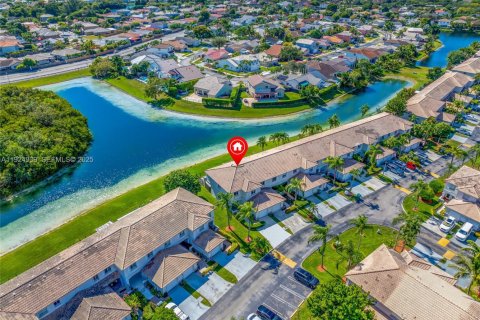 Casa en venta en Miami, Florida, 3 dormitorios, 154.87 m2 № 1983035 - foto 15