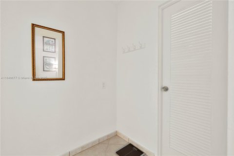 Copropriété à vendre à Miami Beach, Floride: 1 chambre, 86.4 m2 № 1851924 - photo 17