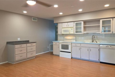 Condo in Clearwater, Florida, 2 bedrooms № 2102285 - photo 5