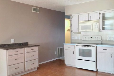Condo in Clearwater, Florida, 2 bedrooms № 2102285 - photo 7