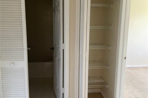 Copropriété à louer à Cutler Bay, Floride: 3 chambres, 117.43 m2 № 2001138 - photo 10