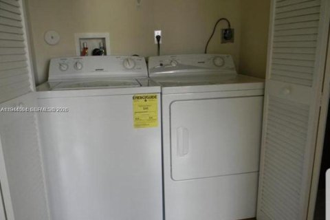 Copropriété à louer à Cutler Bay, Floride: 3 chambres, 117.43 m2 № 2001138 - photo 9