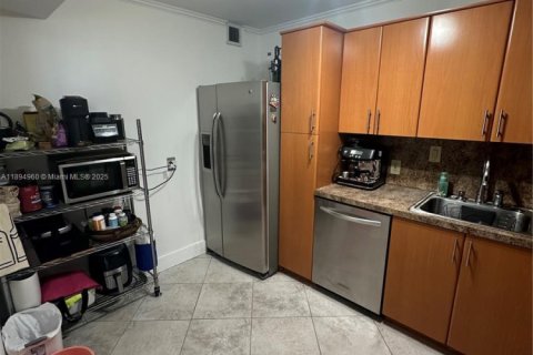 Condo in Sunny Isles Beach, Florida, 2 bedrooms  № 2076720 - photo 6