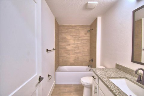 Villa ou maison à vendre à Auburndale, Floride: 3 chambres, 183.02 m2 № 2102183 - photo 19