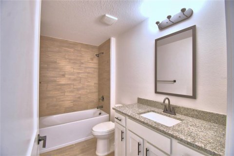 Villa ou maison à vendre à Auburndale, Floride: 3 chambres, 183.02 m2 № 2102183 - photo 18
