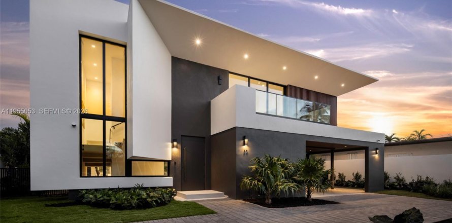 Casa en Miami, Florida 5 dormitorios, 461.17 m2 № 2011130