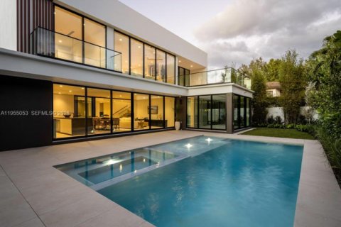 Casa en venta en Miami, Florida, 5 dormitorios, 461.17 m2 № 2011130 - foto 4