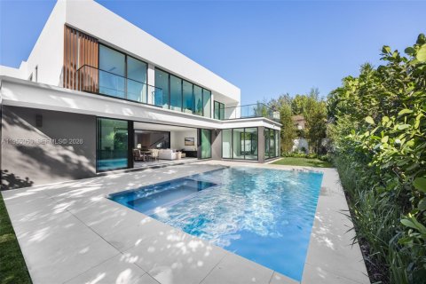 Casa en venta en Miami, Florida, 5 dormitorios, 461.17 m2 № 2011130 - foto 5