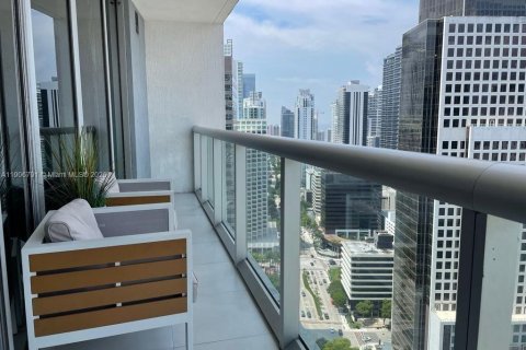 Condominio en alquiler en Miami, Florida, 1 dormitorio, 78.22 m2 № 2012536 - foto 16
