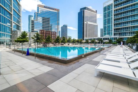 Condominio en alquiler en Miami, Florida, 1 dormitorio, 78.22 m2 № 2012536 - foto 24