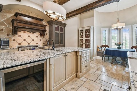 House in Saint Pete Beach, Florida 5 bedrooms, 484.3 sq.m. № 2103436 - photo 27