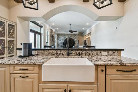 House in Saint Pete Beach, Florida 5 bedrooms, 484.3 sq.m. № 2103436 - photo 26