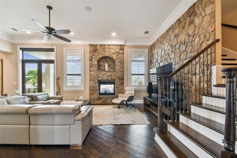 House in Saint Pete Beach, Florida 5 bedrooms, 484.3 sq.m. № 2103436 - photo 13