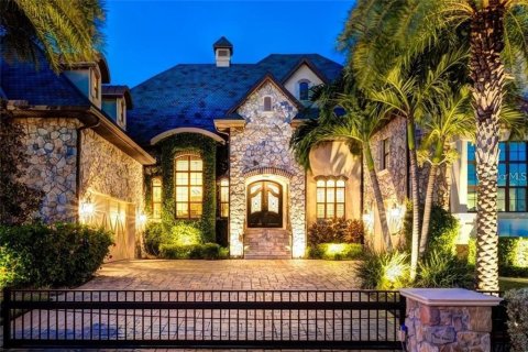 House in Saint Pete Beach, Florida 5 bedrooms, 484.3 sq.m. № 2103436 - photo 4