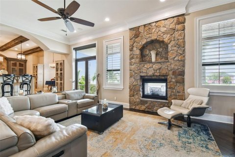 House in Saint Pete Beach, Florida 5 bedrooms, 484.3 sq.m. № 2103436 - photo 14