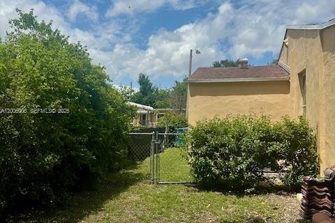 Villa ou maison à louer à Miami, Floride: 4 chambres, 133.22 m2 № 2075697 - photo 18