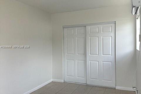 Villa ou maison à louer à Miami, Floride: 4 chambres, 133.22 m2 № 2075697 - photo 4
