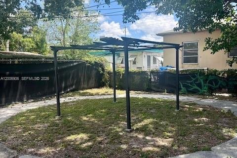 Villa ou maison à louer à Miami, Floride: 4 chambres, 133.22 m2 № 2075697 - photo 16