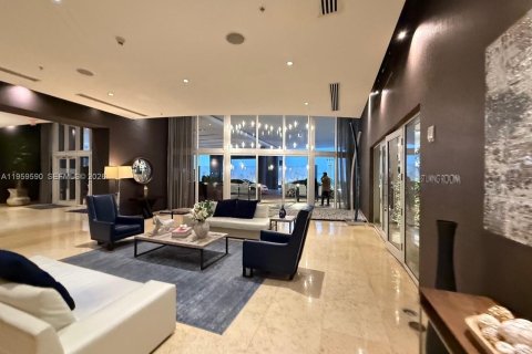 Commercial property in Miami, Florida № 2027479 - photo 6